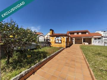 CASA EN VENTA EN PRIMERA LINEA DE PLAYA EN RIBEIRA