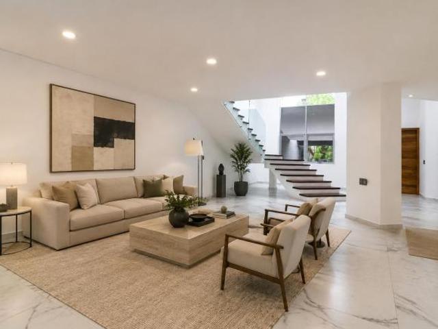 Casa en Venta en Primera Sección de El Palomar, Tlajomulco