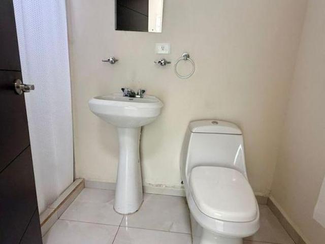 CASA EN VENTA EN PRIV. GEORGIA VALLE ALTO