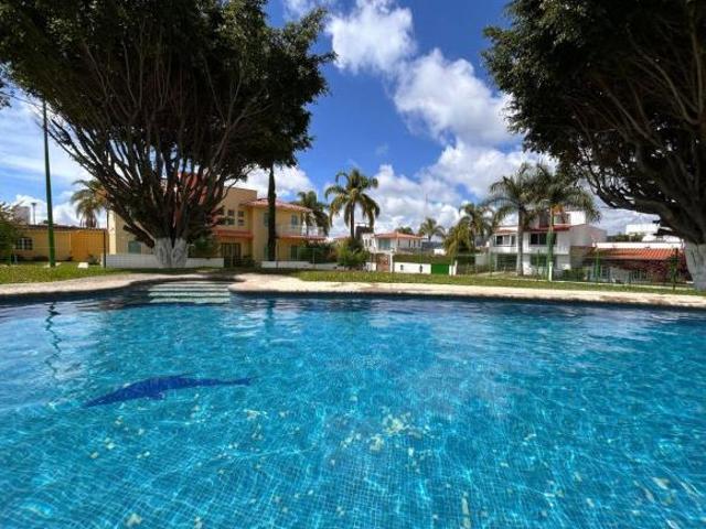 Casa en Venta en privada con alberca,en Ixtapan de la Sal, EDOMEX