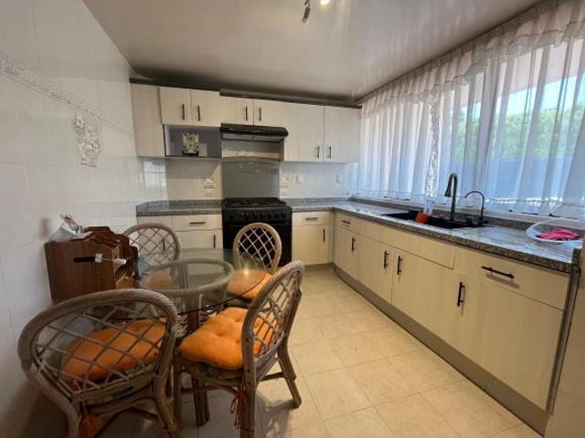 Casa en venta en privada con seguridad en Paseos de Taxqueña