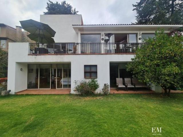 CASA EN VENTA EN PRIVADA CON TERRAZA, JARDIN Y PRECIOSAS VISTAS, OBRA DEL ARQ. ARTIGAS