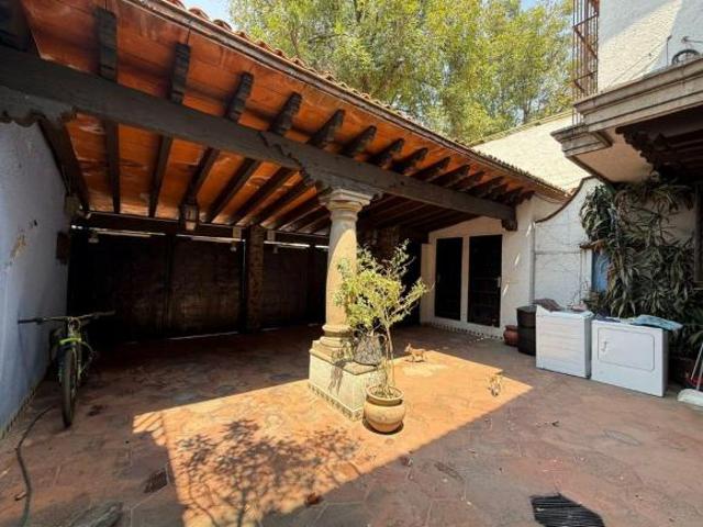 CASA EN VENTA EN PRIVADA CON VIGILANCIA. COLONIA LA MALINCHE. CERCA DEL TOREO