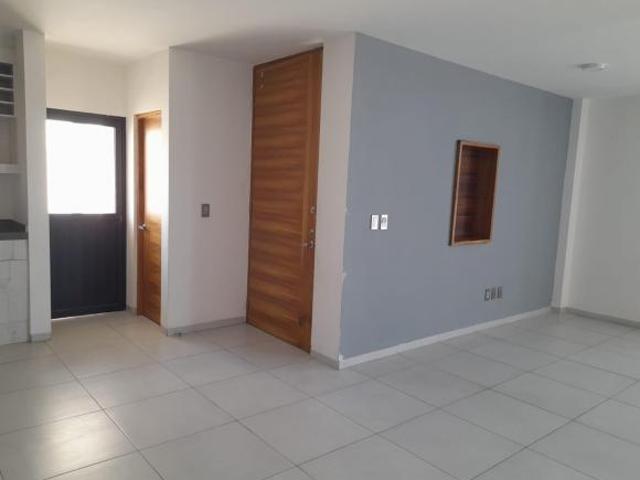 CASA EN VENTA EN PRIVADA CAMPO AZUL CON 165M2 DE TERRENO Y 249 M2 DE CONSTRUCCION