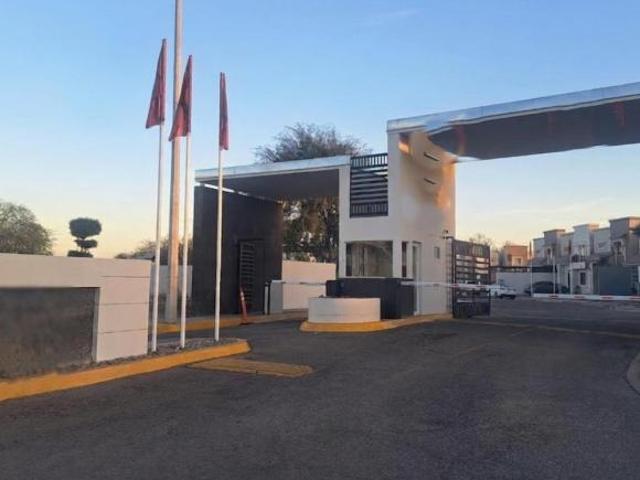 Casa en Venta en Privada. Cantabria Residencial. Casa Club