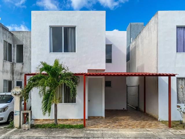 Casa en Venta en Privada Celestún, Fracc. Las Palmas, Kanasín