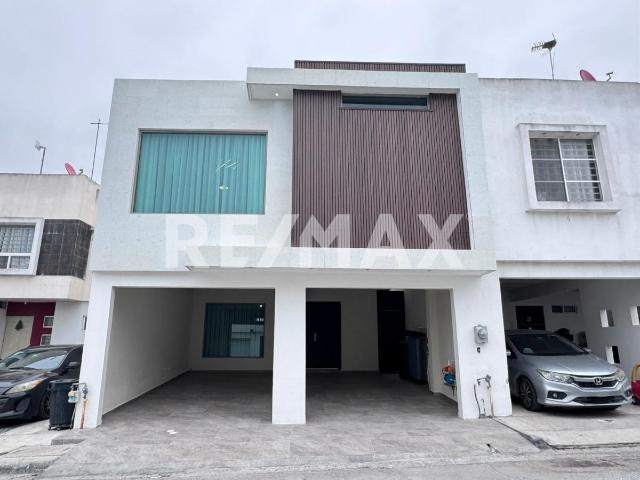 Casa en venta en privada Andalucía