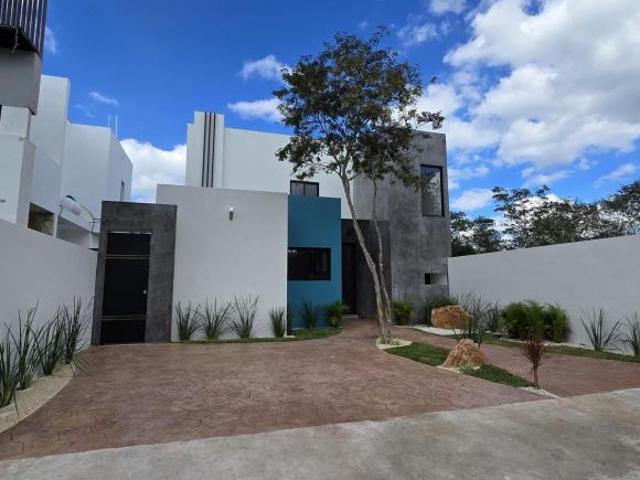 CASA EN VENTA EN PRIVADA AL NORTE DE MÉRIDA