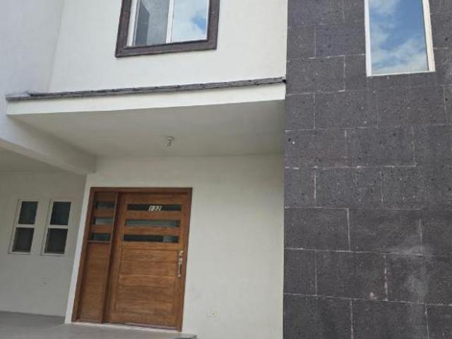 Casa en Venta en Privada Alameda, Artega