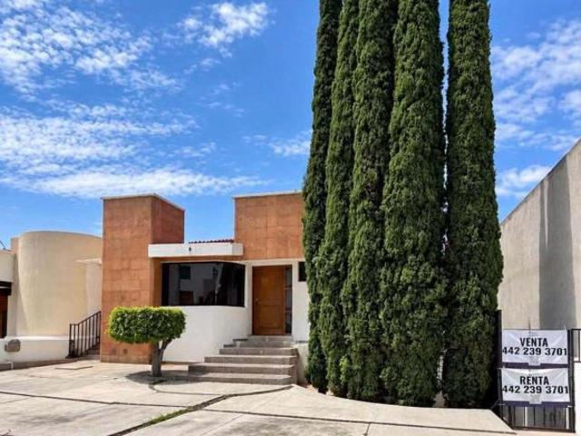 Casa en venta en privada Arboledas