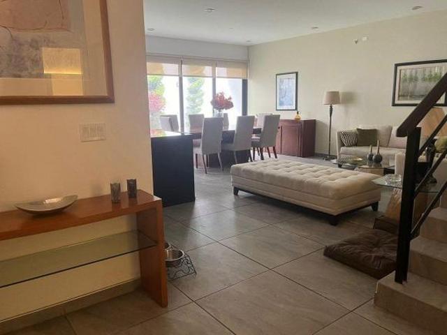 Casa en venta en Privada Dalias, Hacienda Agua Caliente