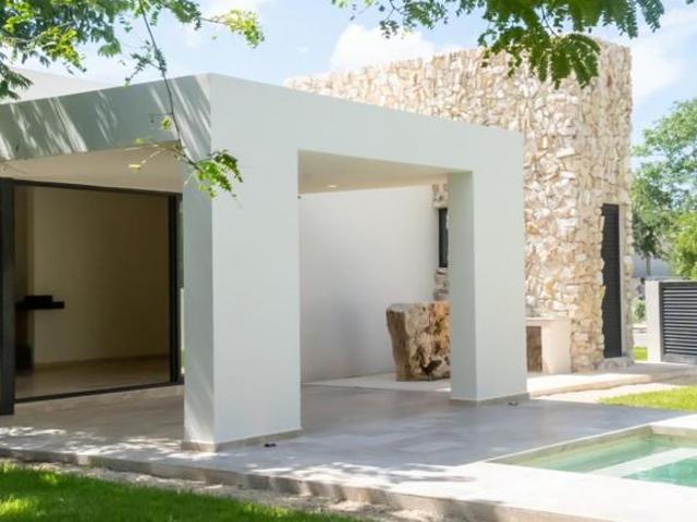 CASA EN VENTA EN PRIVADA DE LUJO EN DZIDZILCHE