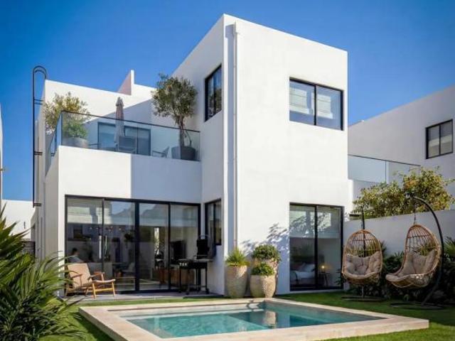 CASA EN VENTA EN PRIVADA EN CONKAL CON ALBERCA MOD IBIS