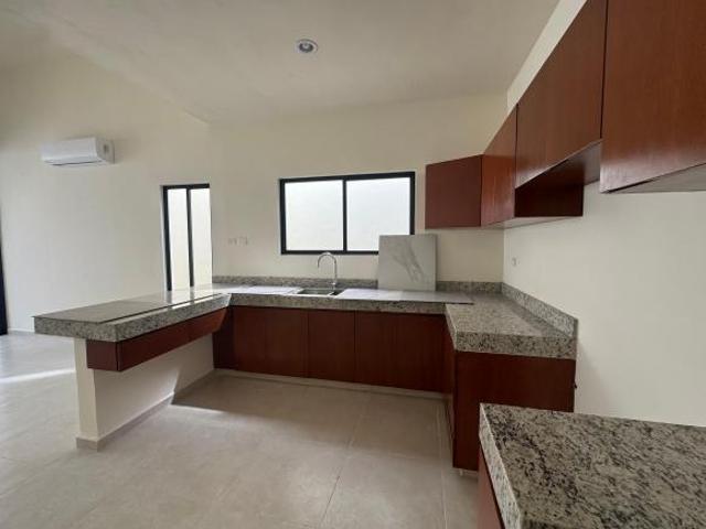 CASA EN VENTA EN PRIVADA EN CONKAL UNA PLANTA