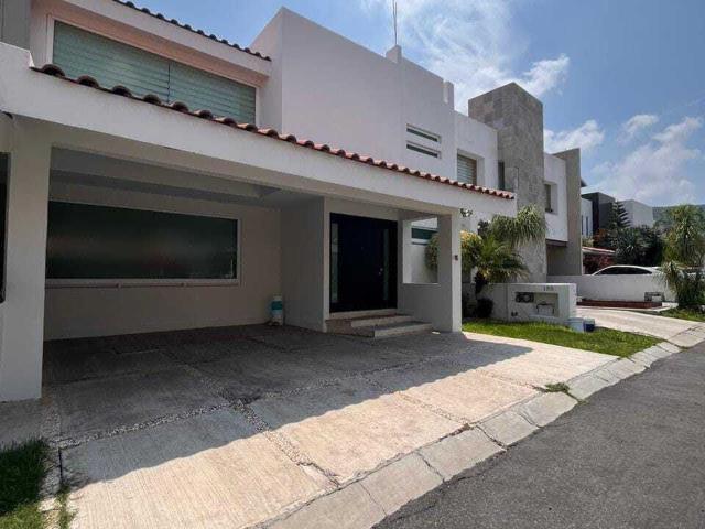 casa en venta en privada en centro sur qro. 3.2