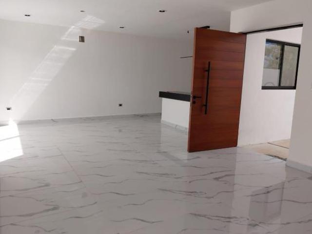 CASA EN VENTA EN PRIVADA EN CHOLUL