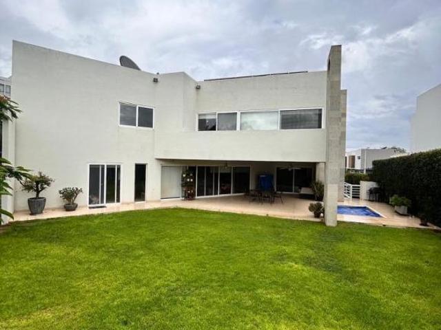 CASA EN VENTA EN PRIVADA EN JURICA QUERETARO
