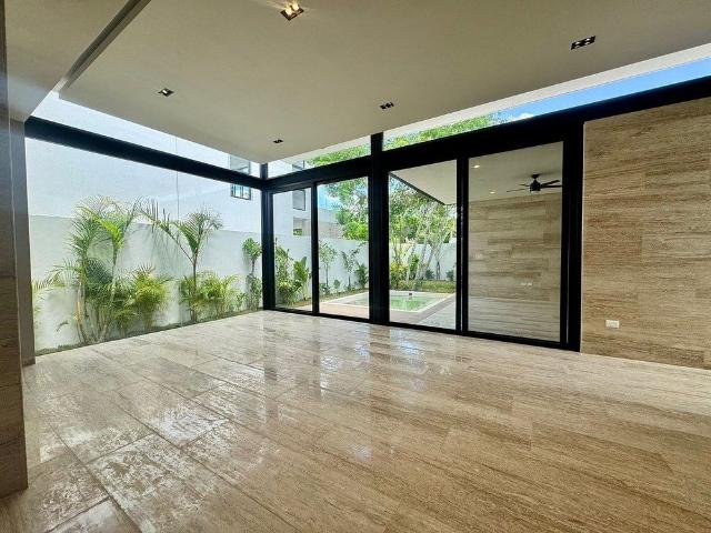 CASA EN VENTA EN PRIVADA EN ZONA COUNTRY CLUB
