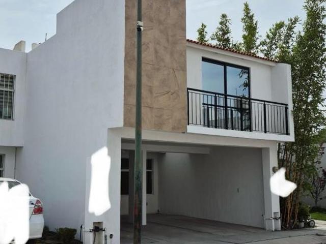 Casa en venta en privada La Rioja, Soledad