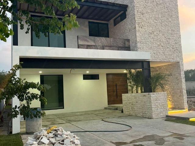 Casa en Venta, en Privada ?NICA LIVING, en Carretera Progreso, M?rida