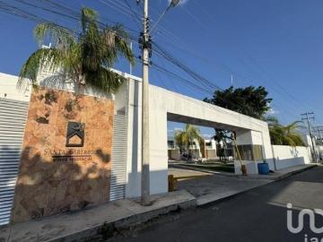 CASA EN VENTA EN PRIVADA SANTA GERTRUDIS COPO, CON PANELES SOLARES Y PISCINA