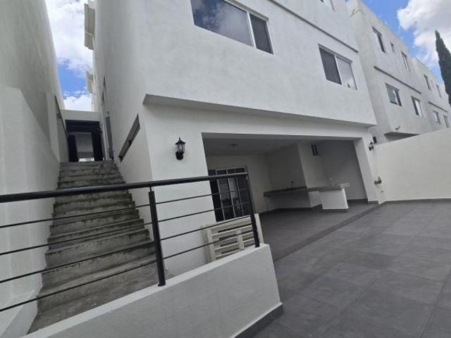 casa en venta en privada puerta de hierro cumbres