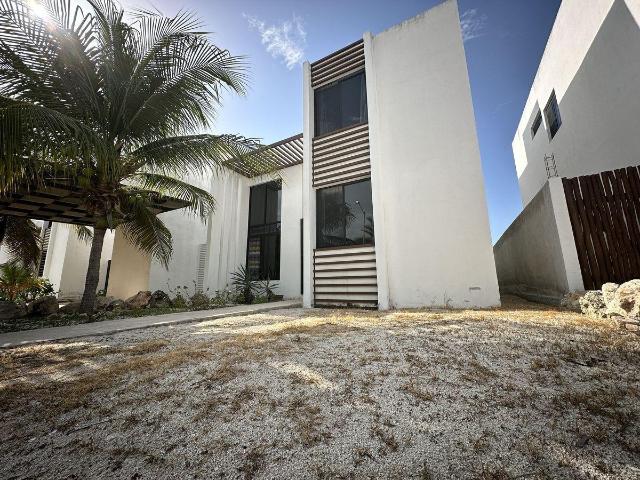 CASA EN VENTA EN PRIVADA PUERTO LINDO CHELEM