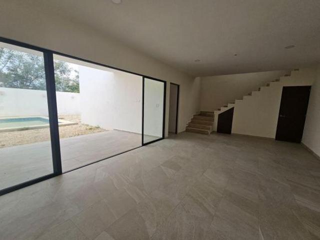 CASA EN VENTA EN PRIVADA RESIDENCIAL TAMORA, CONKAL