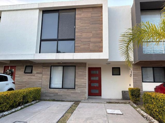 CASA EN VENTA EN PRIVADA VIDARA