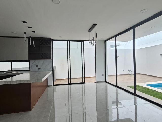 CASA EN VENTA EN PRIVADA VILLABRISA