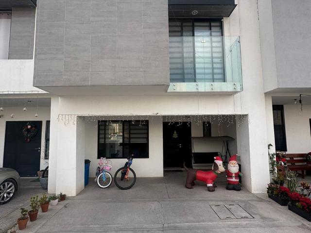 CASA EN VENTA EN PRIVADA ZERE EN PASEO VITA 1, SAN FRANCISCO