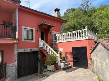 Casa en Venta en Proaza