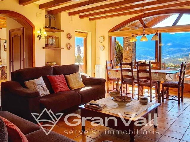 Casa en venta en Prullans Pirineos. Encantadora casa unifamiliar en Prullans. Casas.