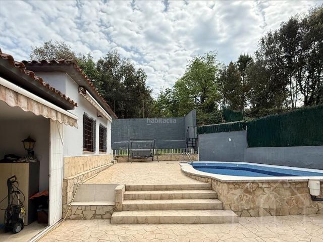Casa en venta en Quart. Casa unifamiliar con piscina. Casas.