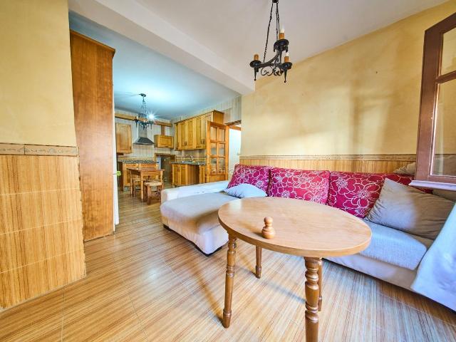 Casa en venta en Quéntar. Casa independiente en Quentar. Casas.