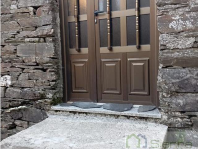 CASA EN VENTA EN QUEIXADOIRO CON GRAN PARCELA