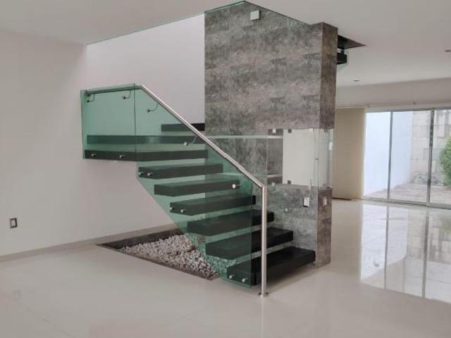 CASA EN VENTA EN QUERETARO