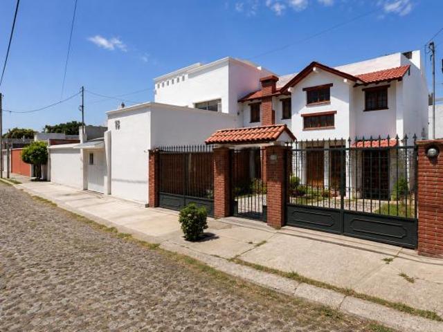 CASA EN VENTA EN QUERÉTARO