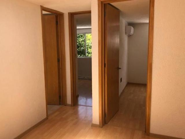 Casa en VENTA en Querétaro ¡El pueblito, dentro de privada con alberca! Excelente ubicación