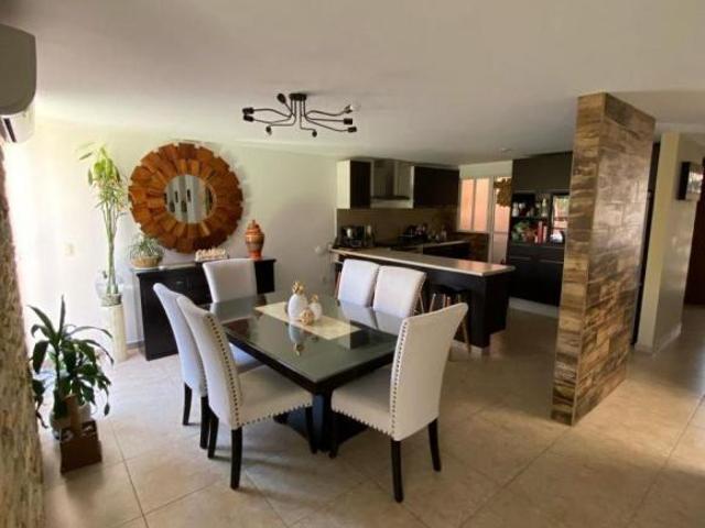 Casa en VENTA en Querétaro ¡Puerta Real! Privada con alberca, cerca de escuelas