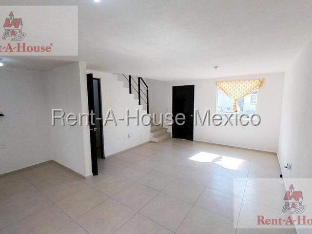 Casa en Venta en Quinta Versalles, Tecamac JL 26 3152