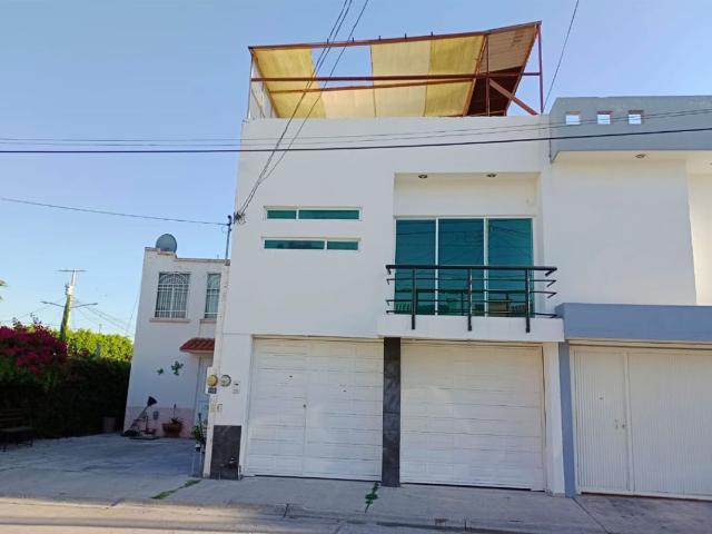 Casa en venta en Quinta Bugambilias, Celaya, Guanajuato