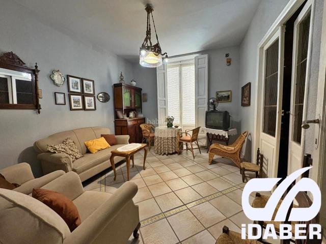 Casa en venta en Quintanar de la Orden. Vivienda tradicional en pleno centro de Quintanar. Casas Quintanar de la.