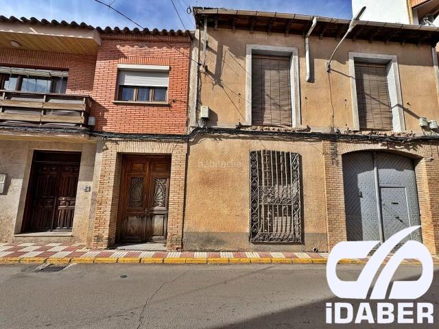 Casa en venta en Quintanar de la Orden. Solar con fachada amplia en el corazón de Quintanar. Casas Quintanar de la.