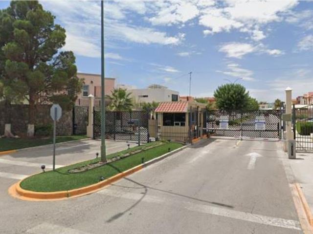 Casa en venta en Quintas Esmeralda, Juárez, Chihuahua