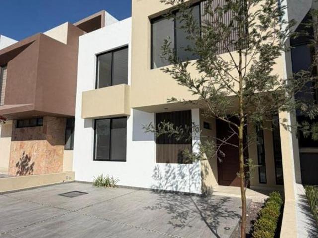 CASA EN VENTA EN QRO CAÑADAS DEL ARROYO