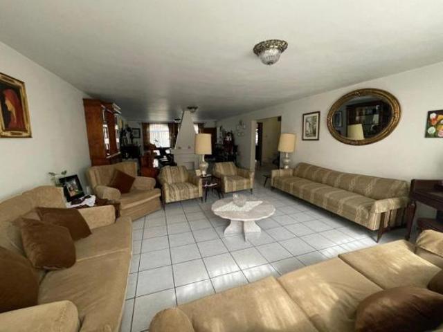 CASA EN VENTA EN QRO COL CIMATARIO