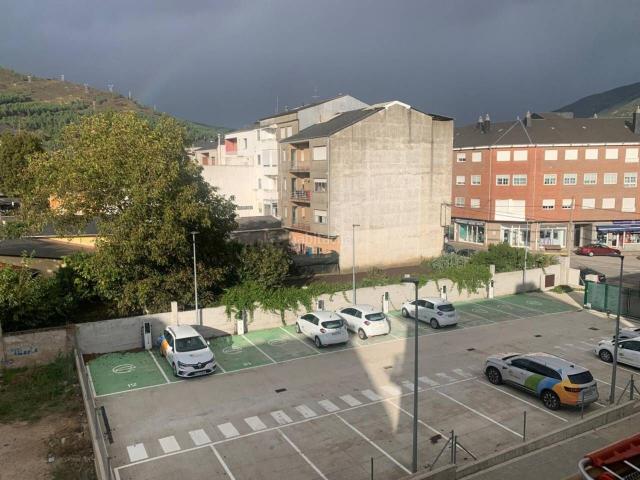Casa en venta en Rúa A. Edificio en venta en A Rúa. Casas Rúa.