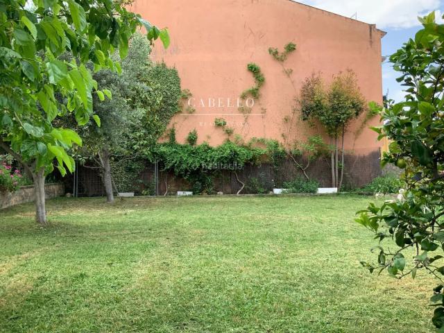 Casa en venta en Rubí, Ca n´Oriol. Casa a cuatro vientos con gran jardín y piscina en Rubí. Casas.