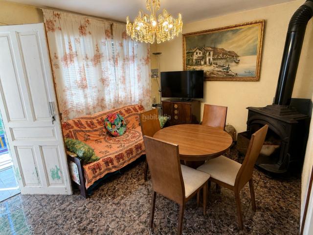 Casa en venta en Rubí, Castellnou Can Mir Can Solà. CASA CON GARAJE EN CASTELLNOU EDIFICADA SOBRE 985M DE TERRENO A 2 CALLES. Casas.